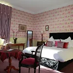 Chateau D'adomenil Hotel