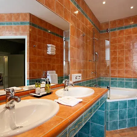 Château D'adomenil 4* Rehainviller