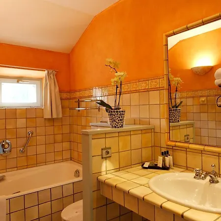 Chateau D'adomenil Hotel