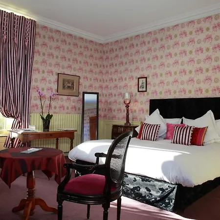 Chateau D'adomenil Otel