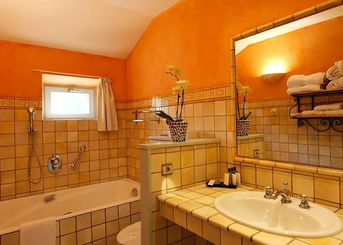 Chateau D'adomenil Hotel