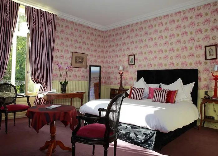 Chateau D'adomenil Hotel